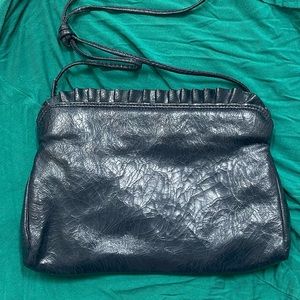 Unique vintage navy ruffled purse white interior 💙💜